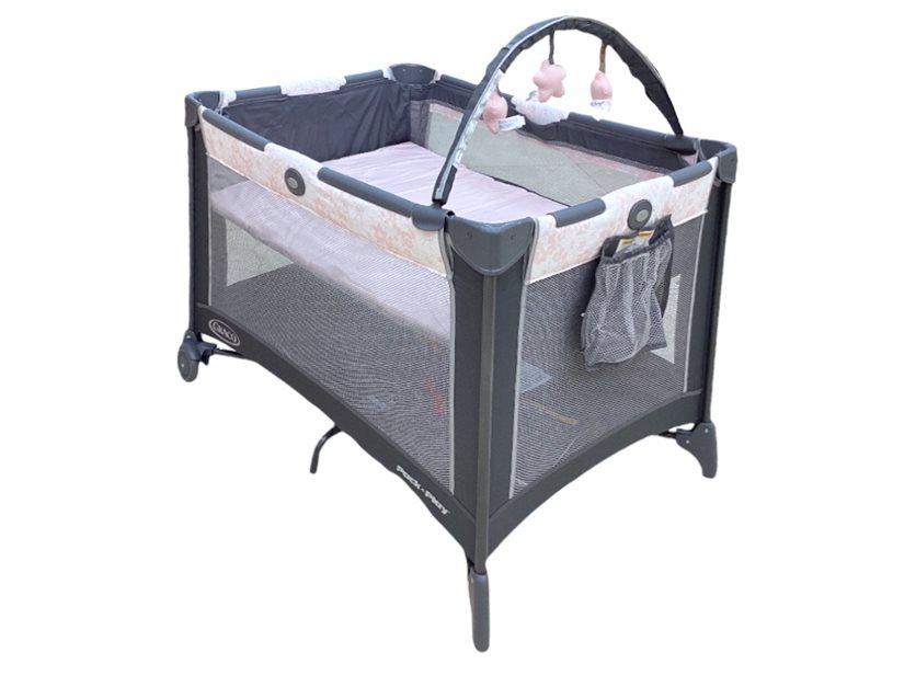 Graco Pack &apos;n Play On the Go Playard with Folding Bassinet