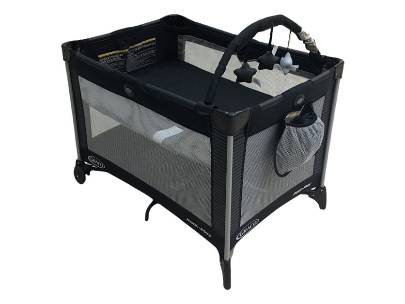 Pack &apos;n Play On the Go Playard