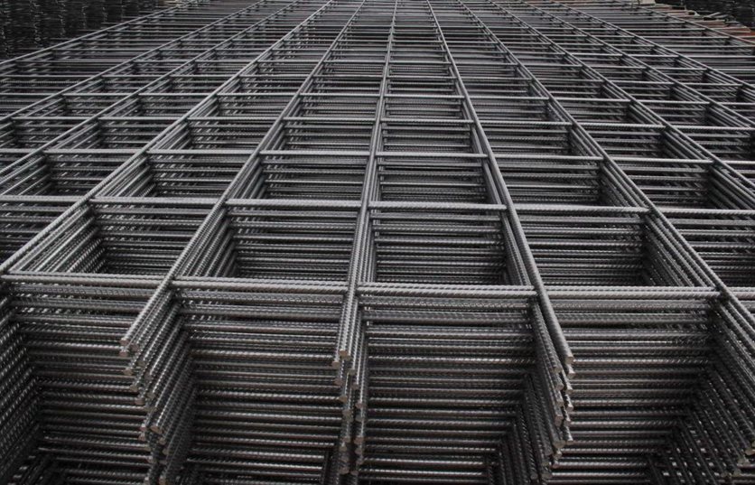 Welded Wire Mesh Thickness 6mm, Overall Size 2x5 meter, Mesh Width 15x15cm.
